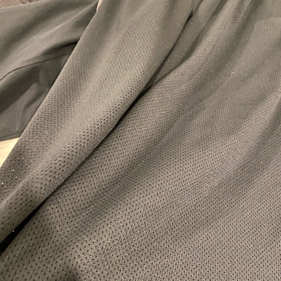 Men’s Under Armour jacket - Picture 4 of 6